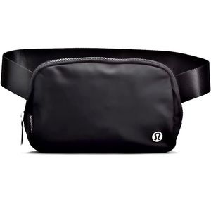 COPY - Lululemon Everywhere Belt Bag